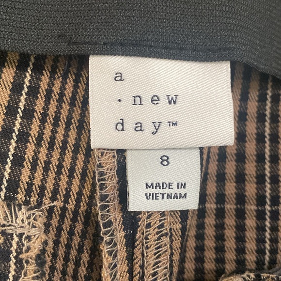 A new day black & gold checked pants, size 8R, NWT. - Picture 12 of 13